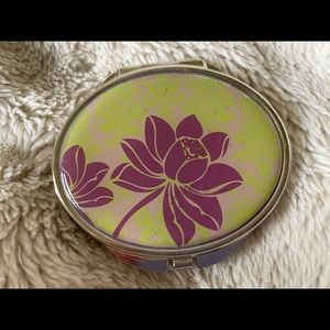 Laila Rowe purple Makeup Mirror, newly founded! In its original wrappings